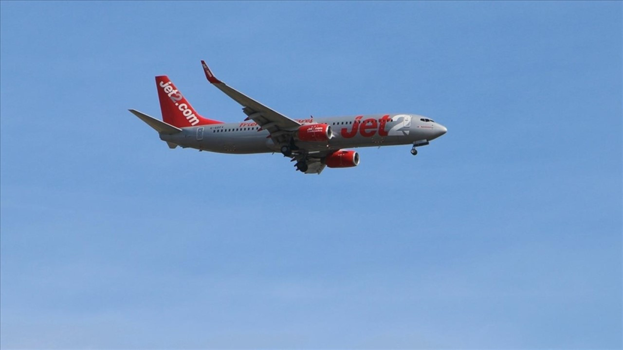 Pilotu rahatsızlanan uçak Antalya’ya acil iniş yaptı