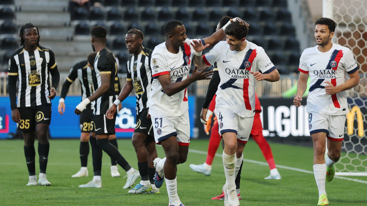 PSG, Angers’i 10 kişiyle 3-0 yendi
