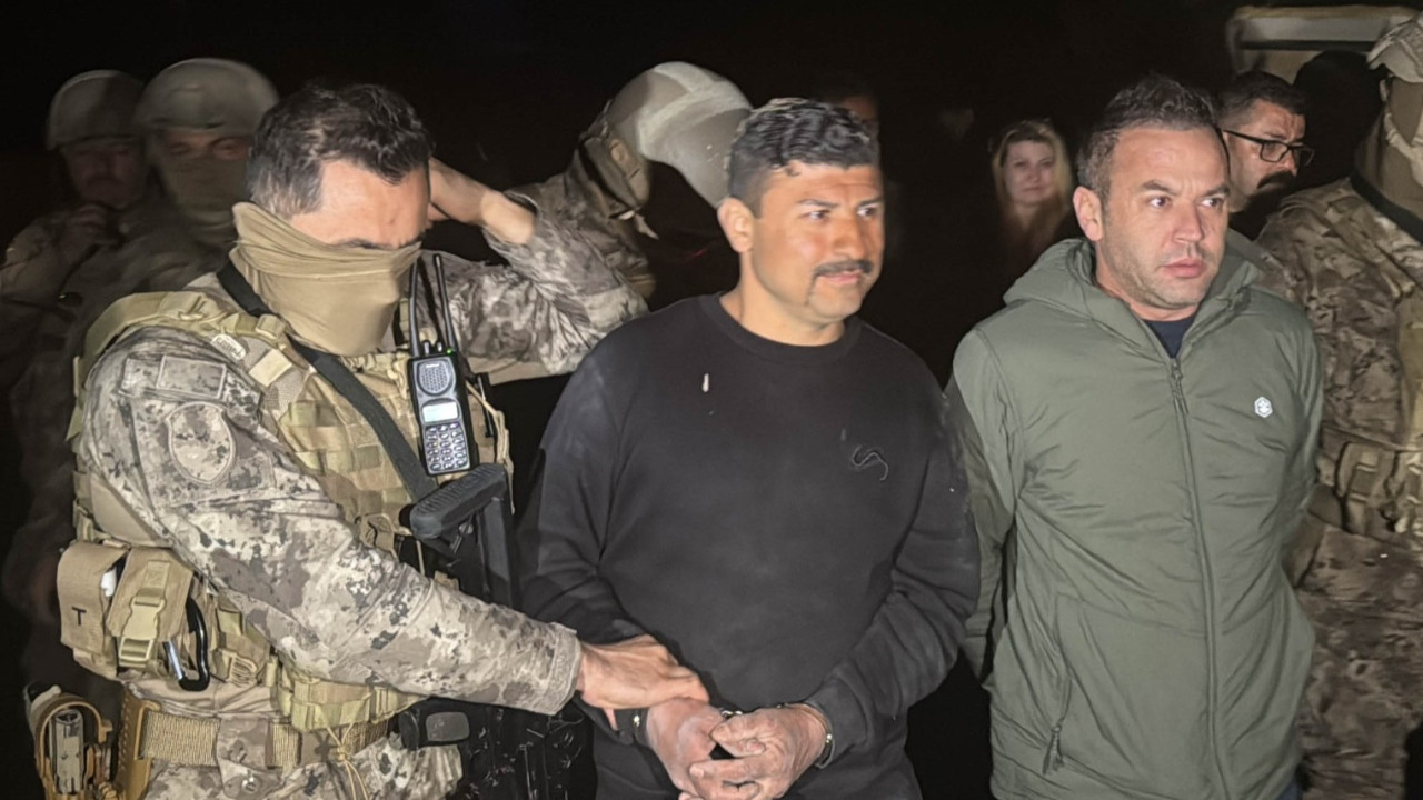 Şiddet ihbarına giden polislere ateş açtı: Yaralılar var