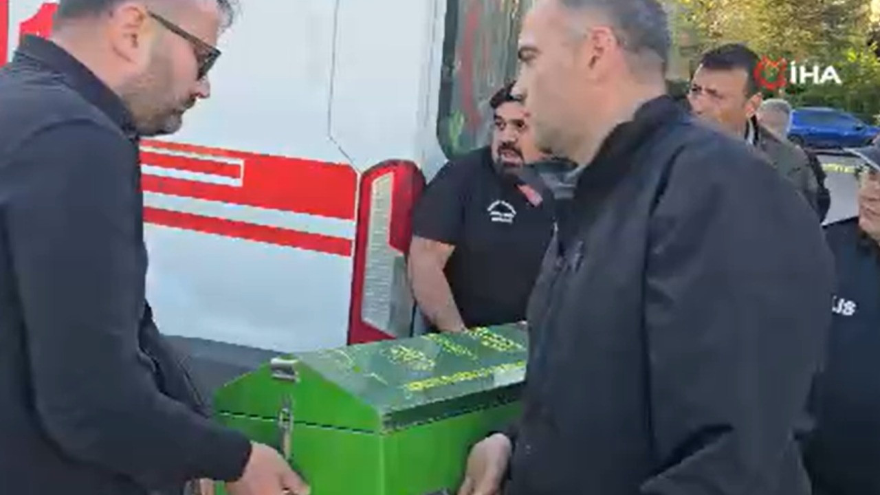 Annesinin elinden kurtulup yola fırlayan minik Aybars feci şekilde can verdi