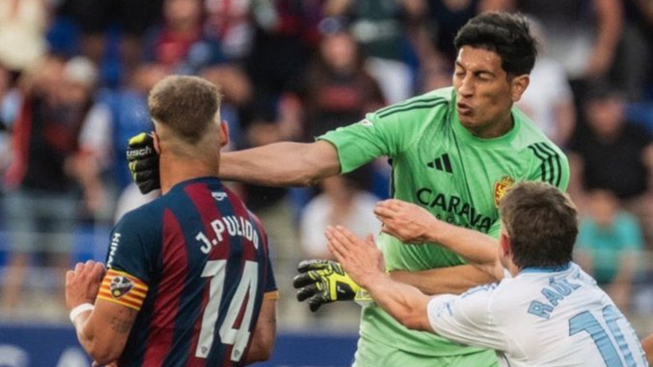 İspanya'da 2. Ligi'nde kaleci sinir krizi geçirdi: Adam öldürmeye teşebbüs