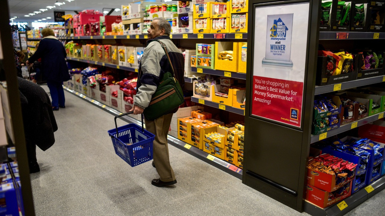 Market zinciri yüzleri kişiyi kovuyor