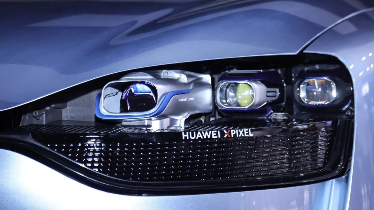 Otomobillerde yeni dönem: Farla film izleme