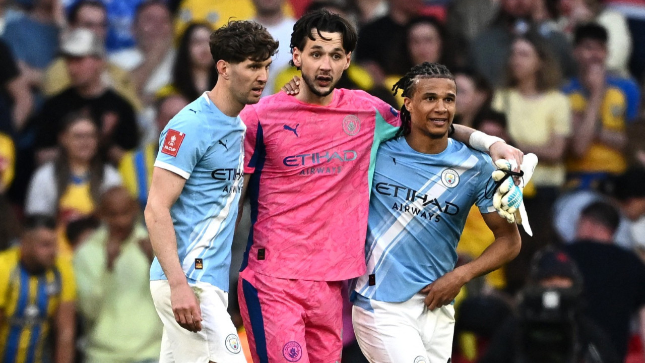 10 yıl sonra Manchester City'den ayrılıyor