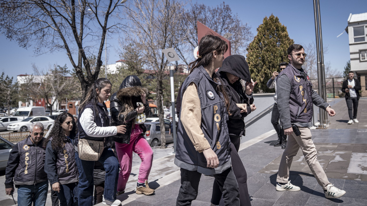 Erzurum’da masaj salonlarına fuhuş operasyonu: 23 kadın kurtarıldı