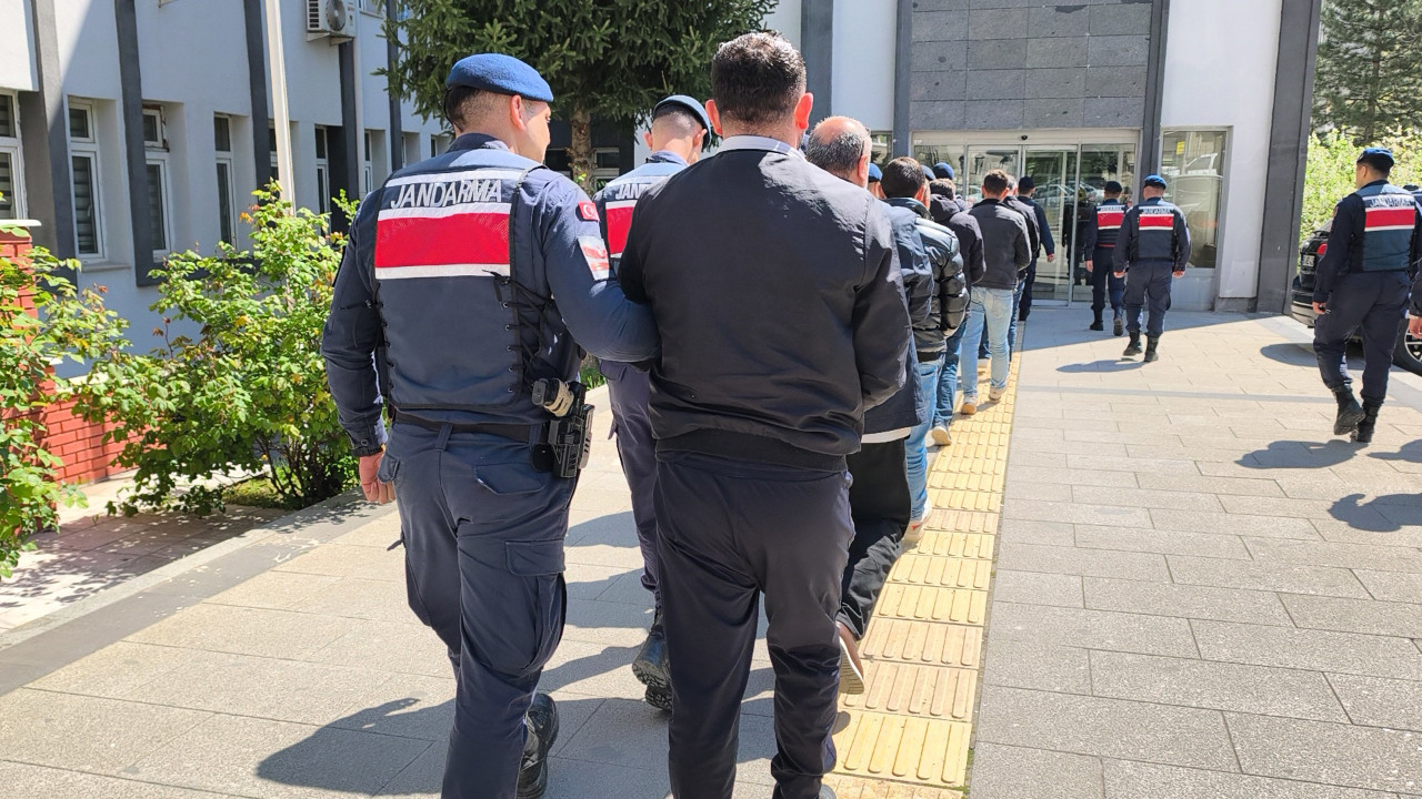 Evlerden cephanelik çıktı: 44 gözaltı