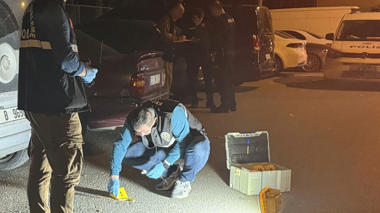 Trafikte bıçaklı dehşet! 2 kişi yaralandı