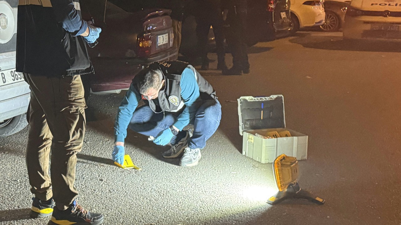 Trafikte çıkan kavgada 2 kişi bıçakla yaralandı