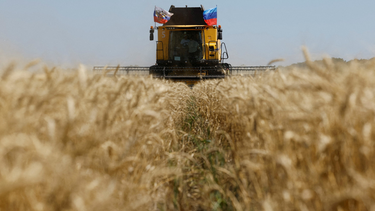 'Çalıntı tahıl' krizi: Bakanlar sosyal medyada birbirine girdi