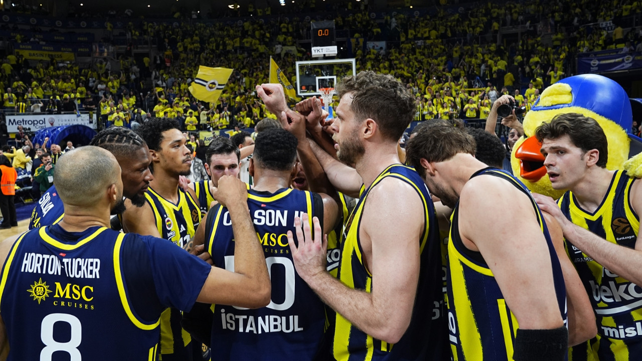 Fenerbahçe Beko, Zalgiris karşısında 2-0 peşinde