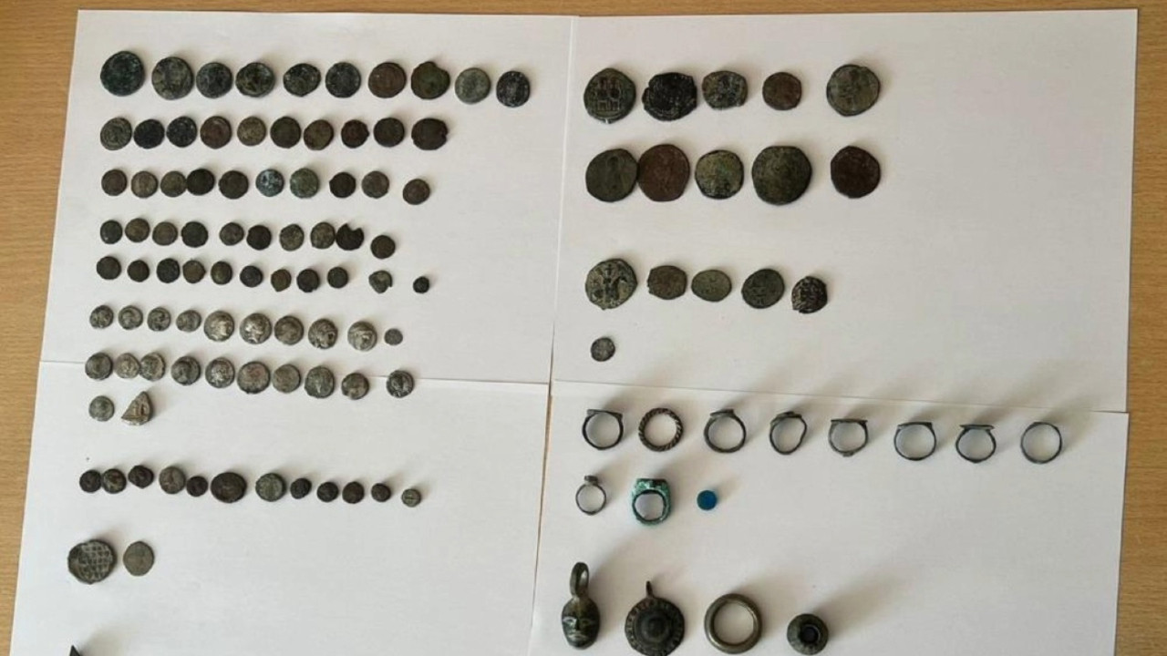 Sivas'ta çöplükte tarih hazinesi buldu