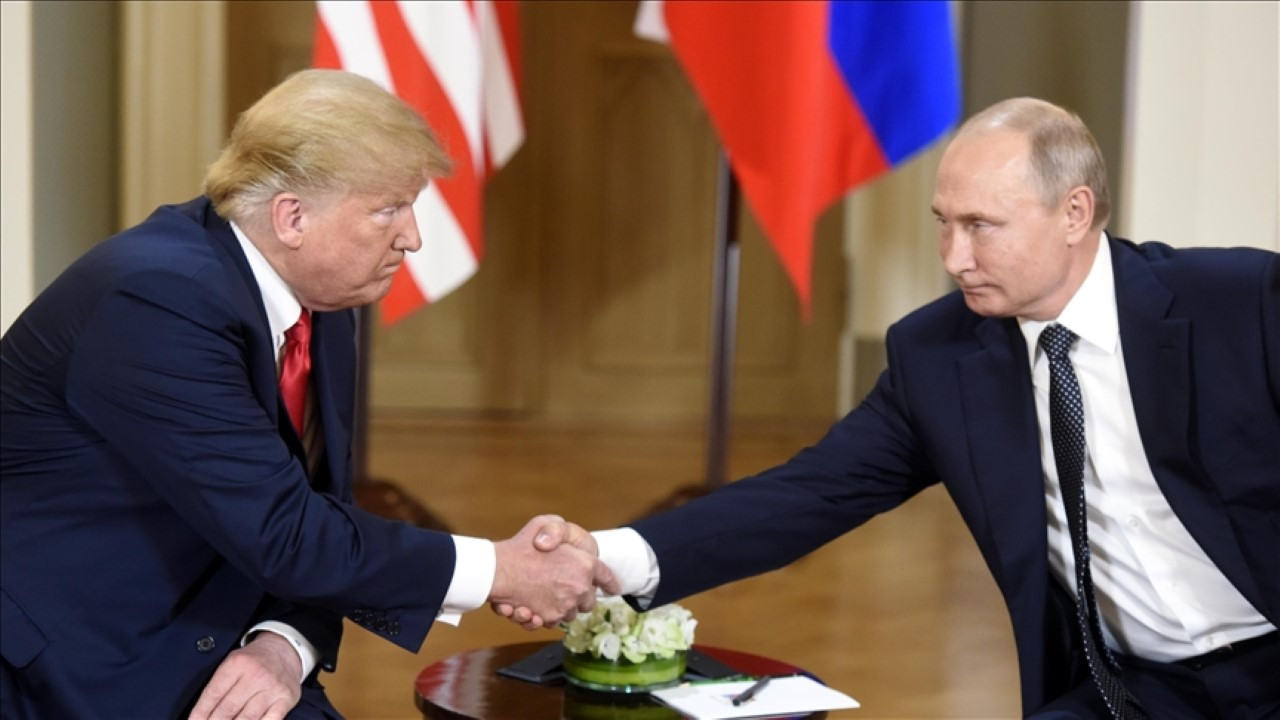 Trump ile Putin’den kritik görüşme