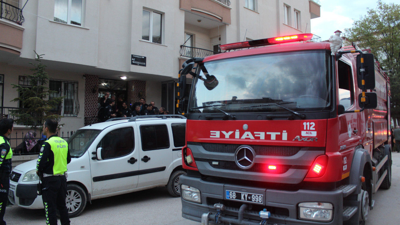 Elbisesi tutuşan kadın yangında öldü