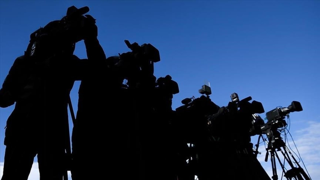 Gazetecilere İsrail’i destekleyin baskısı