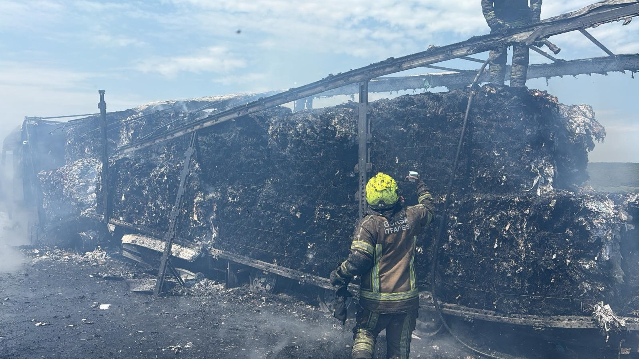 Gişelerde TIR alev topuna döndü