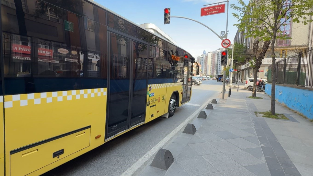 Kırmızı ışıkta geçti, çocuğu ezdi