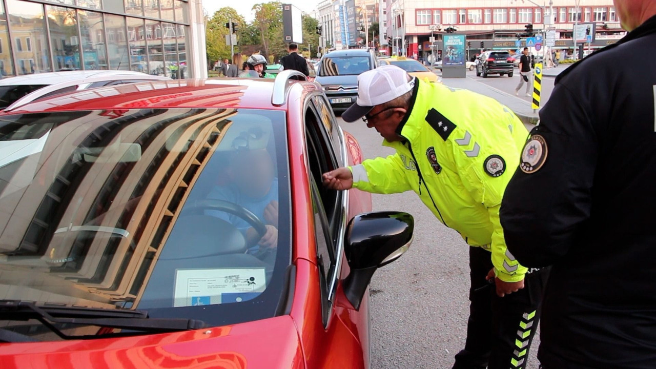 Samsun’da korsan taksi operasyonu: Engelli sürücü uzun süre direndi