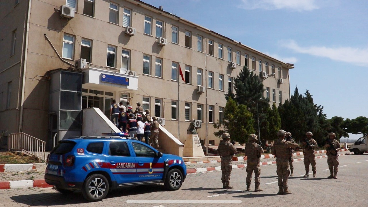 Şanlıurfa'da göçmen kaçakçılığı operasyonu: 18 tutuklama