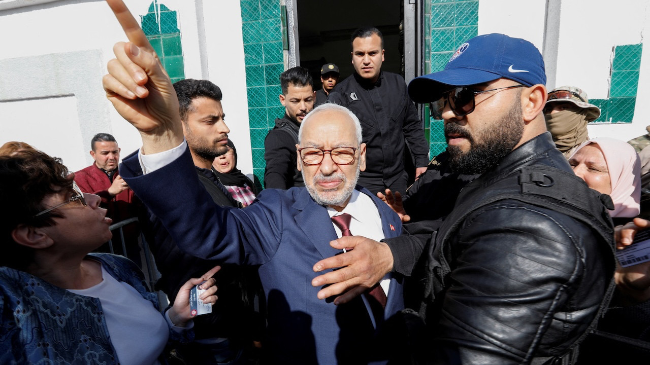 Tunus'ta tutuklu muhalefet lideri hastaneye kaldırıldı