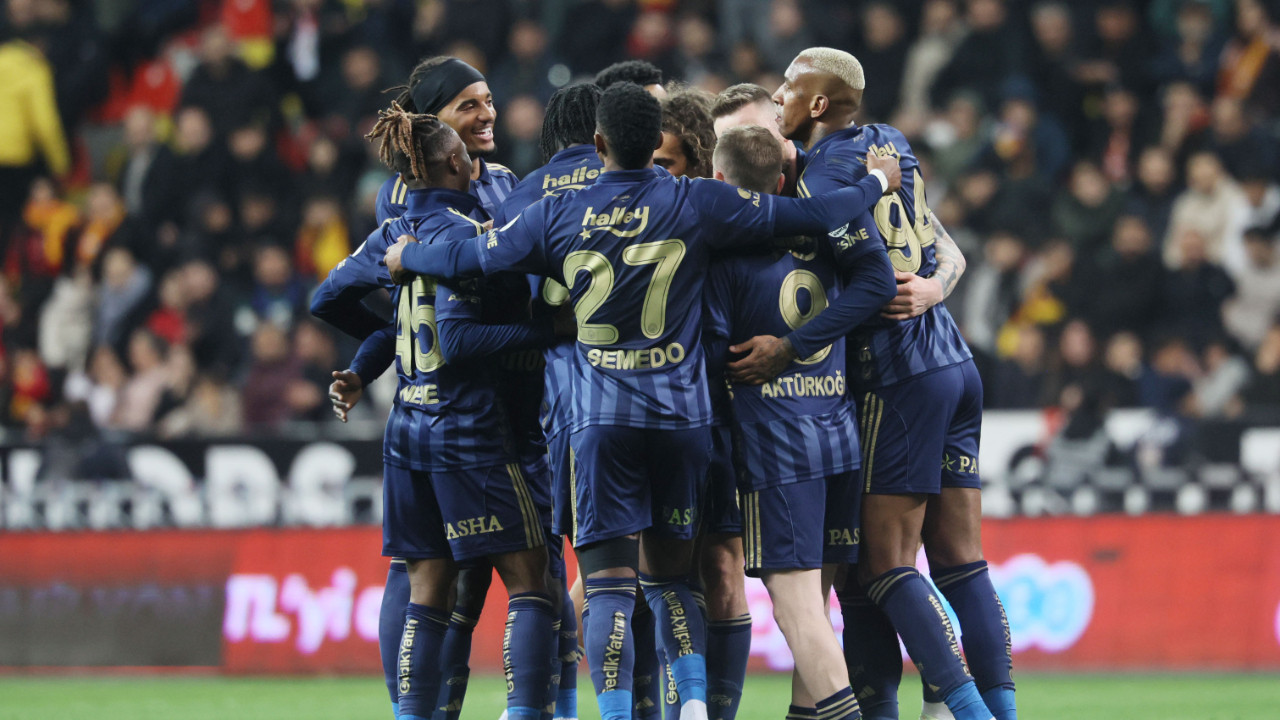 Fenerbahçe, Başakşehir önünde Avrupa hesabı yapıyor