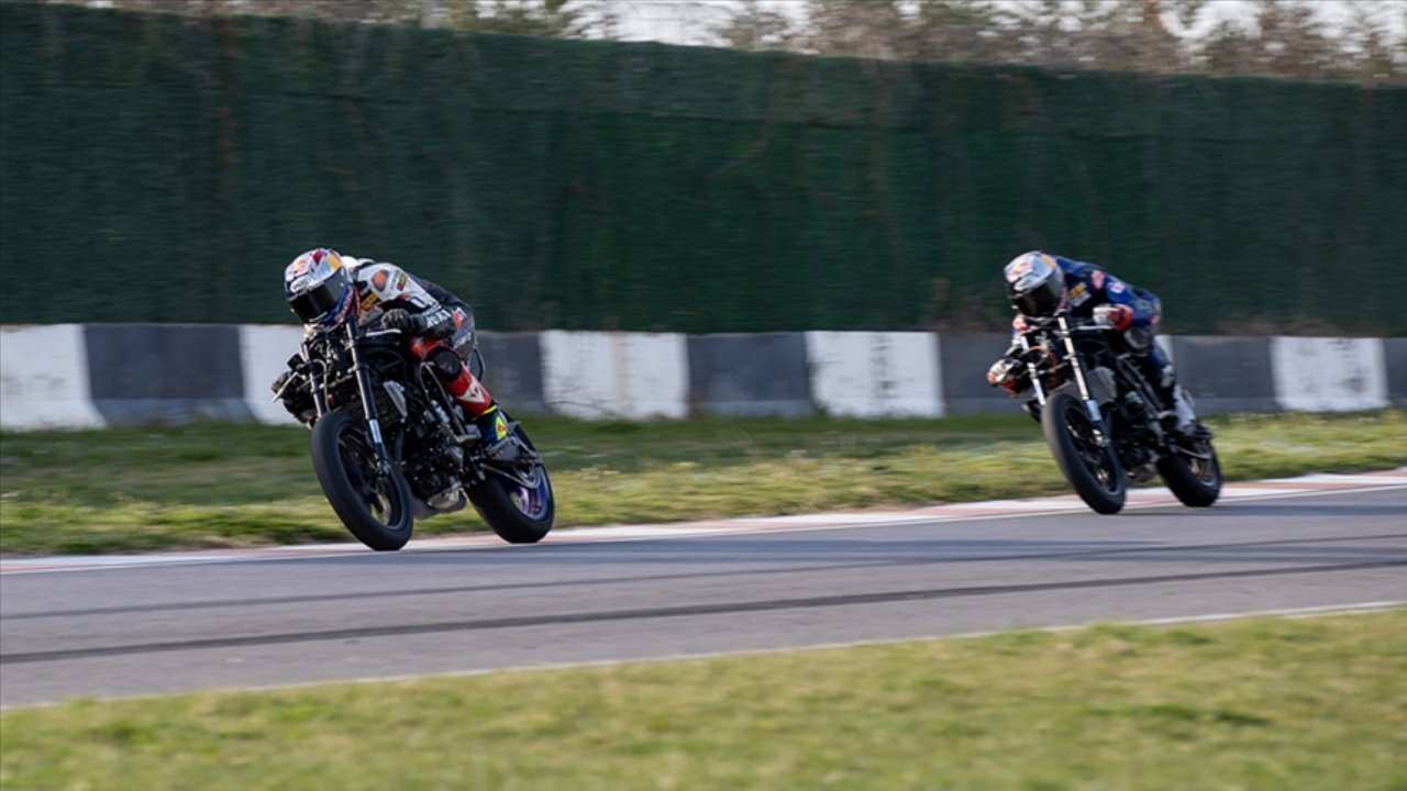 Bahattin Sofuoğlu, Superbike Macaristan'ın ilk ayağında 18. oldu
