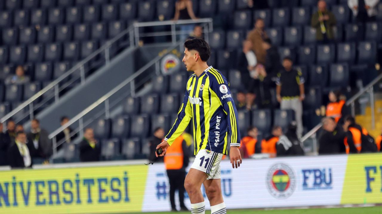 Fenerbahçe taraftarından Edson Alvarez'e şok tepki: Maç sonu hareketi olay oldu