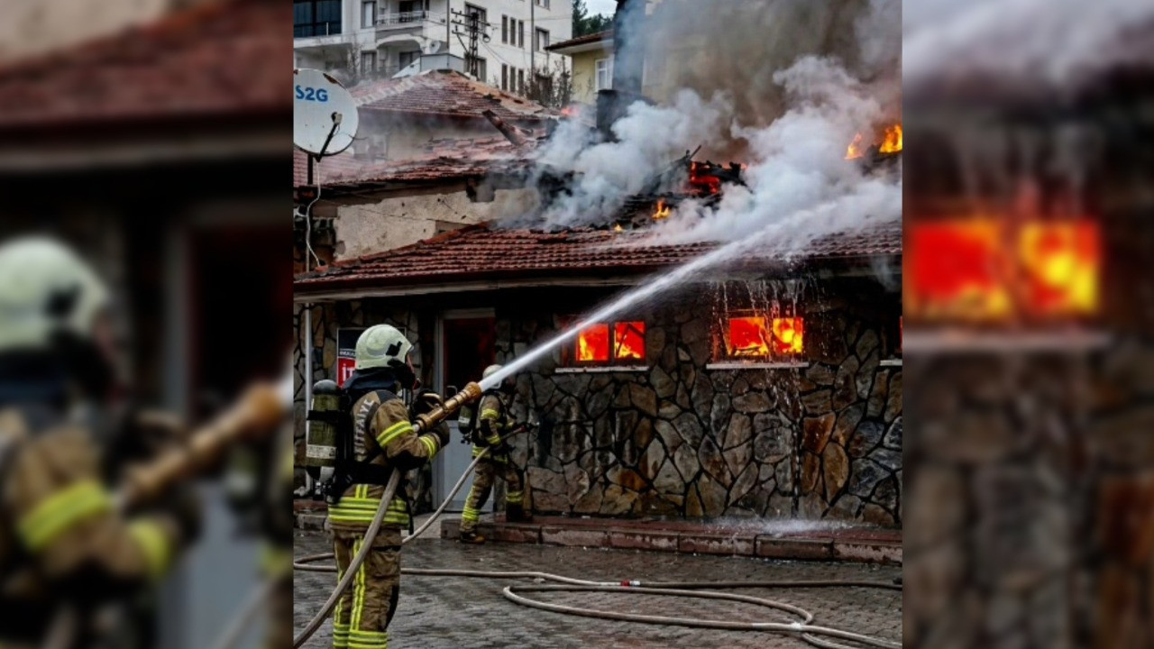 Tarihi Aslanlı Hamamı yandı