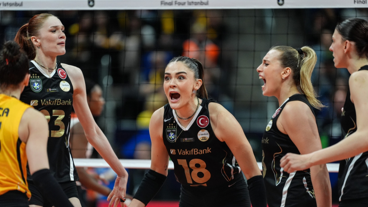 CEV Şampiyonlar Ligi'nde şampiyon VakıfBank: Türk finalinde Eczacıbaşı'nı yıktı