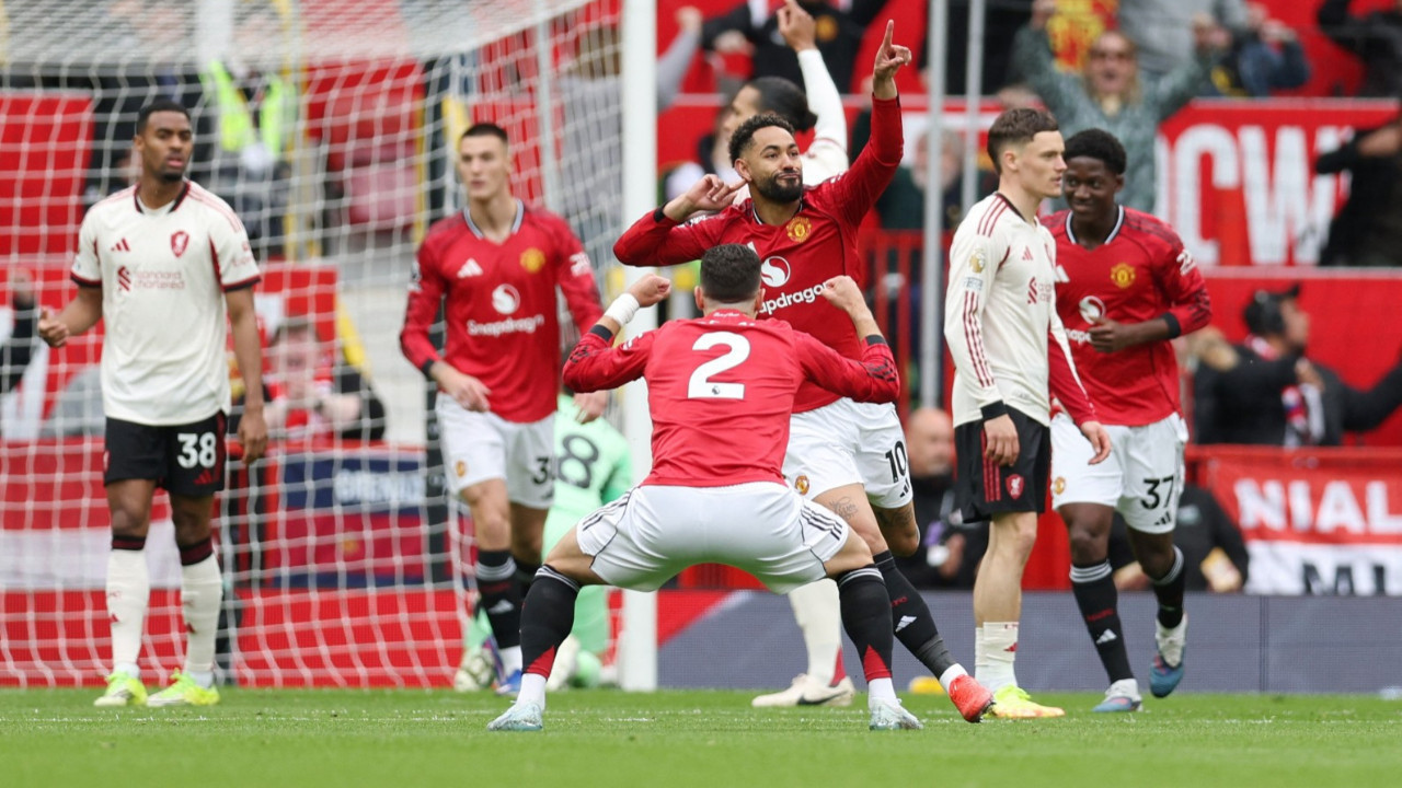 Manchester United 5 gollü maçta Liverpool'u yıktı: Şampiyonlar Ligi'ni garantilediler