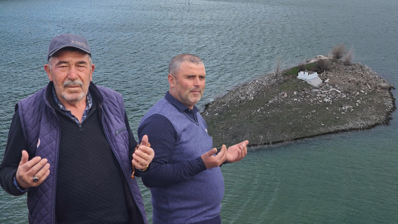 Su seviyesi artınca uzaktan dua ettiler