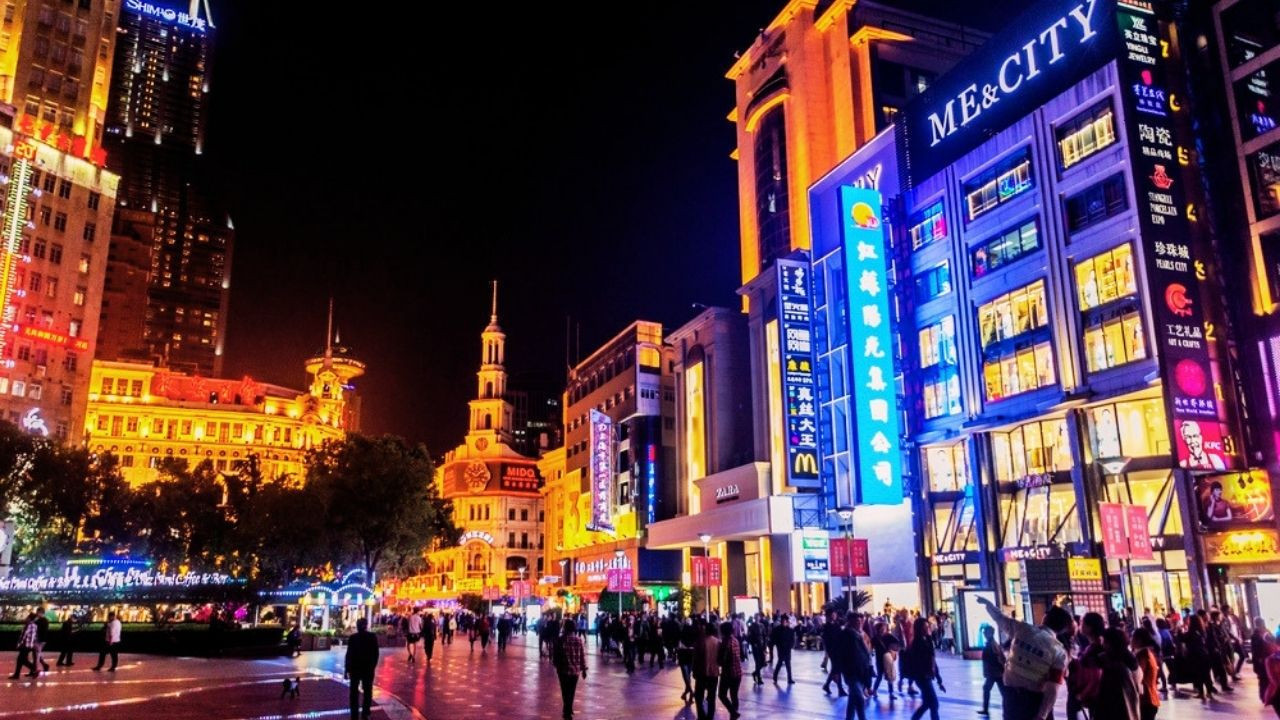 Çin'de çarpıcı karar: Yapay zeka, çalışanı işinden edemez