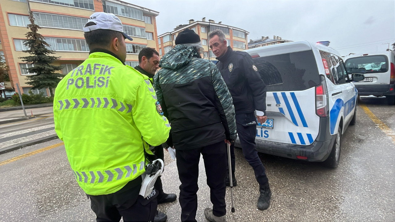 Ehliyeti iptal edilen sürücü yaşlı kadına çarptı