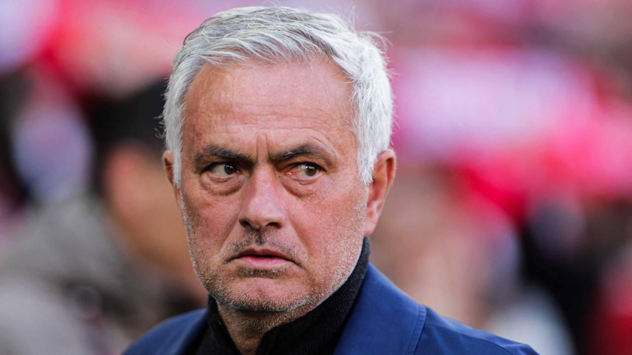 Jose Mourinho dramı: Hiç yenilmeden şampiyonluğu kaptırdı