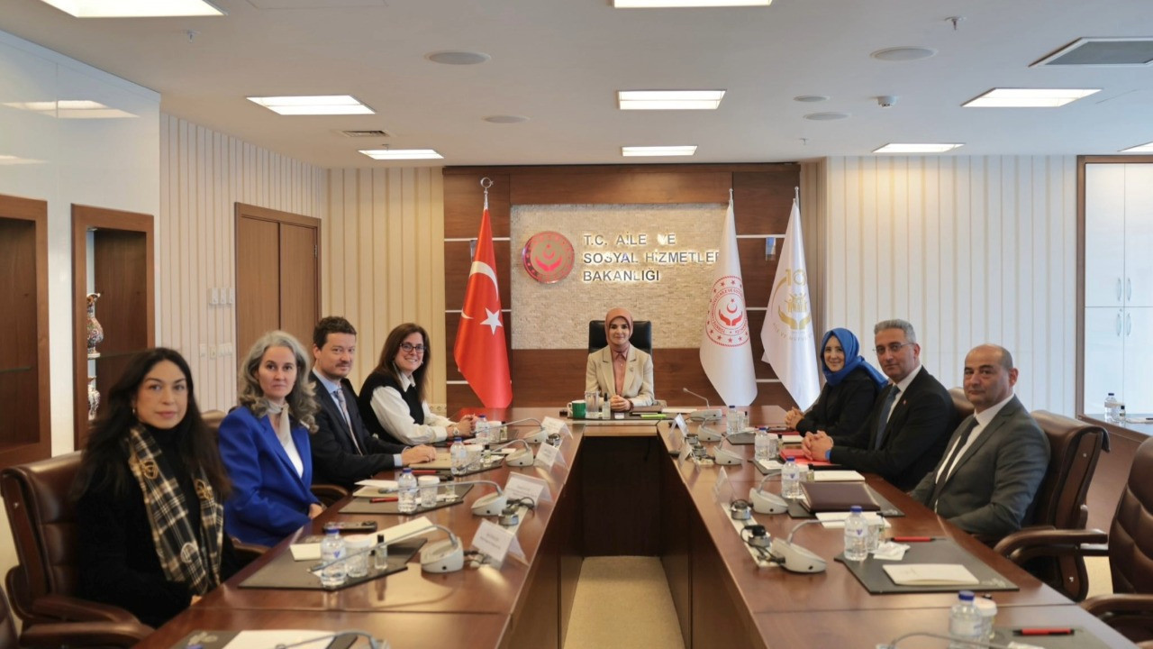Bakan Göktaş, Apple yetkilileriyle bir araya geldi