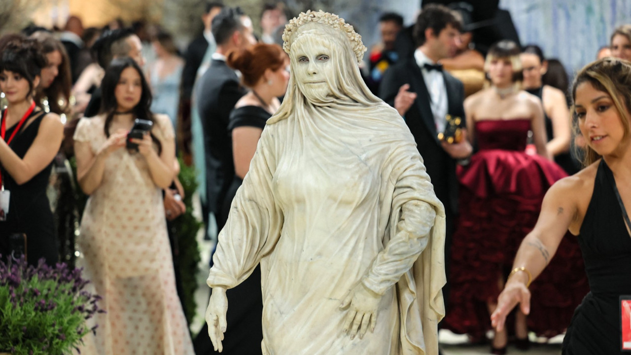 Tarzı Met Gala'ya damga vurdu: Ünlü mankeni kimse tanıyamadı