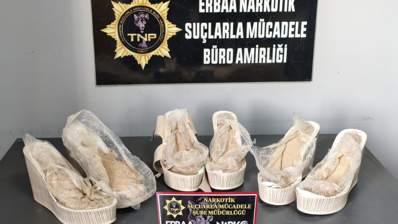 Topuklu ayakkabılardan eroin çıktı
