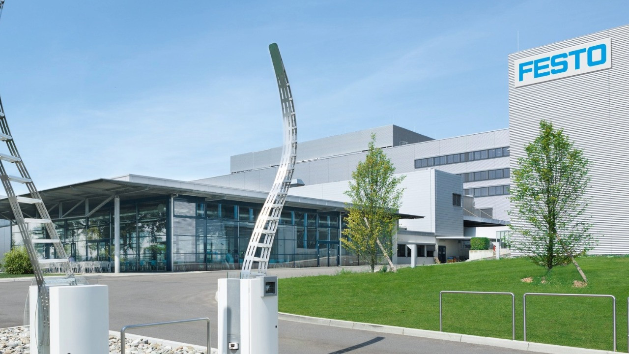 Festo, yüzlerce kişiyi kovuyor