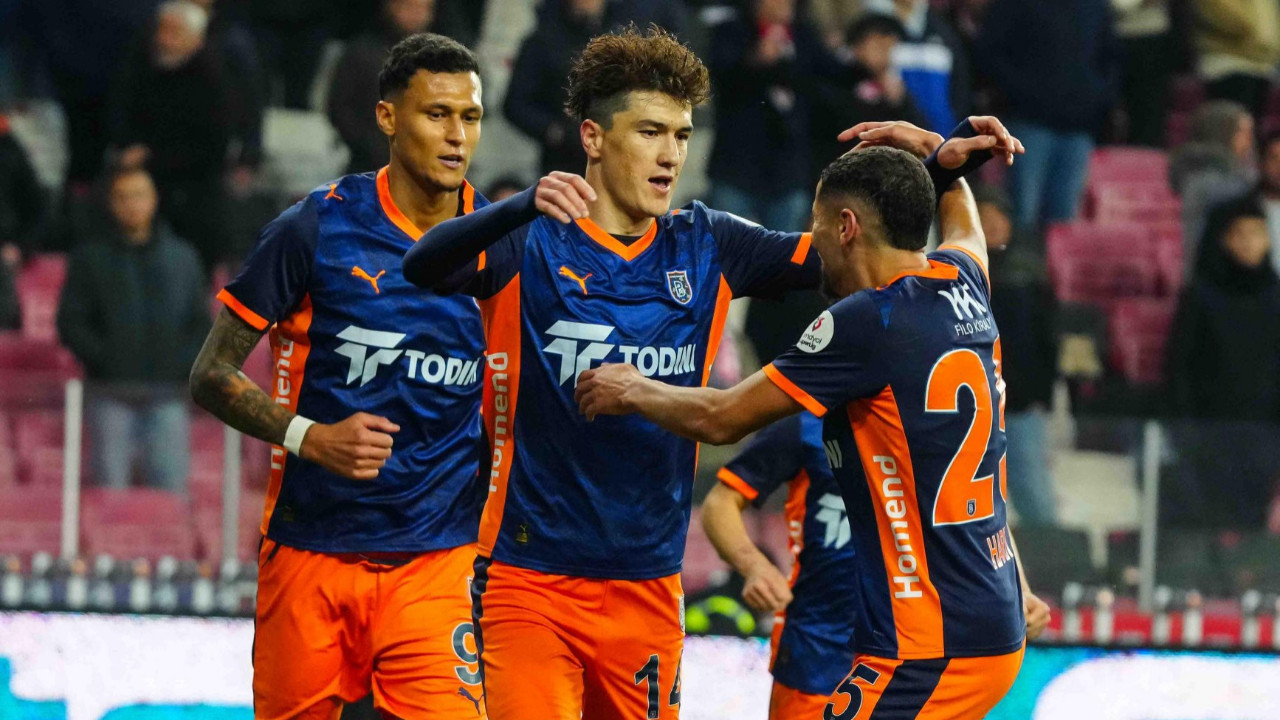 İstanbul'da beşincilik savaşı: Başakşehir, Samsunspor'u ağırlıyor