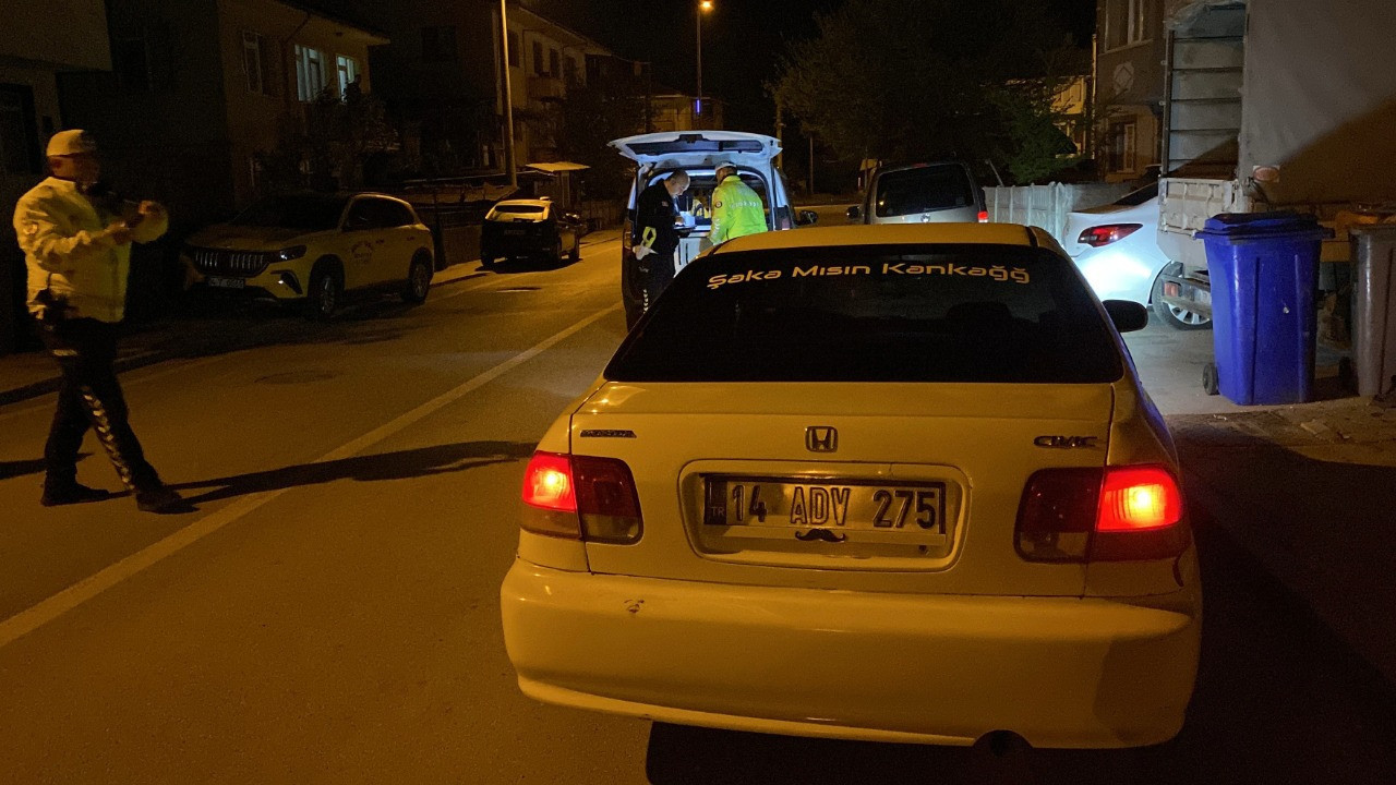 Polisi görünce aracını çalışır halde bırakıp kaçtı