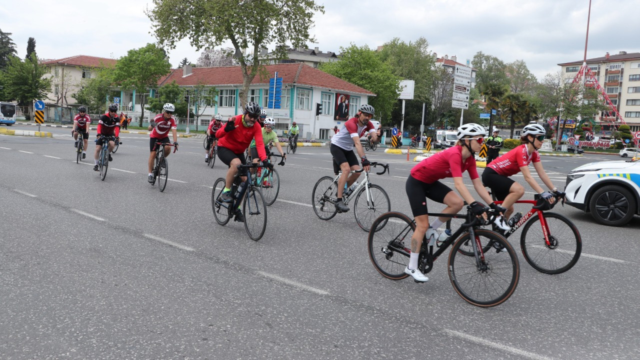 Selanik'ten Samsun'a: Ata toprağı için pedal çevirdiler