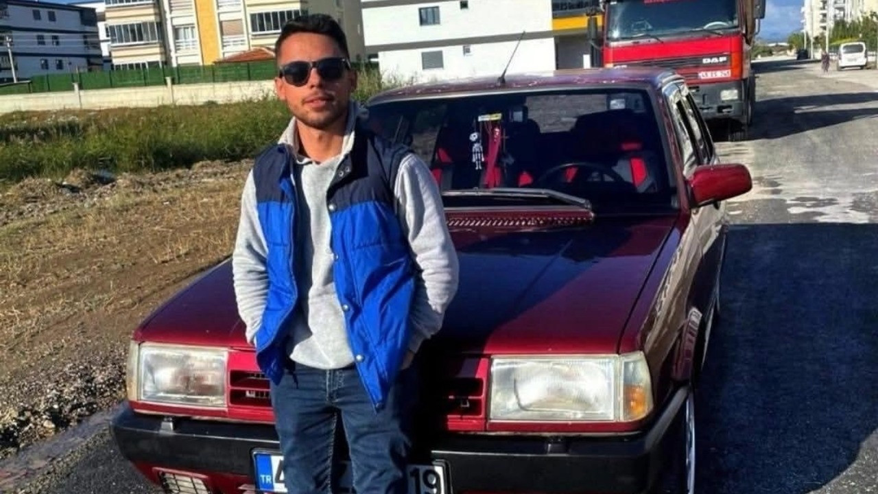 Takla atan otomobilde hayatını kaybetti