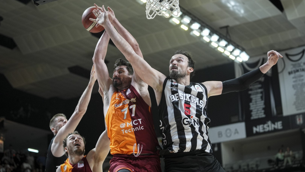Galatasaray derbide Beşiktaş'ı devirdi! Ligi 7. bitirdi: 82-89