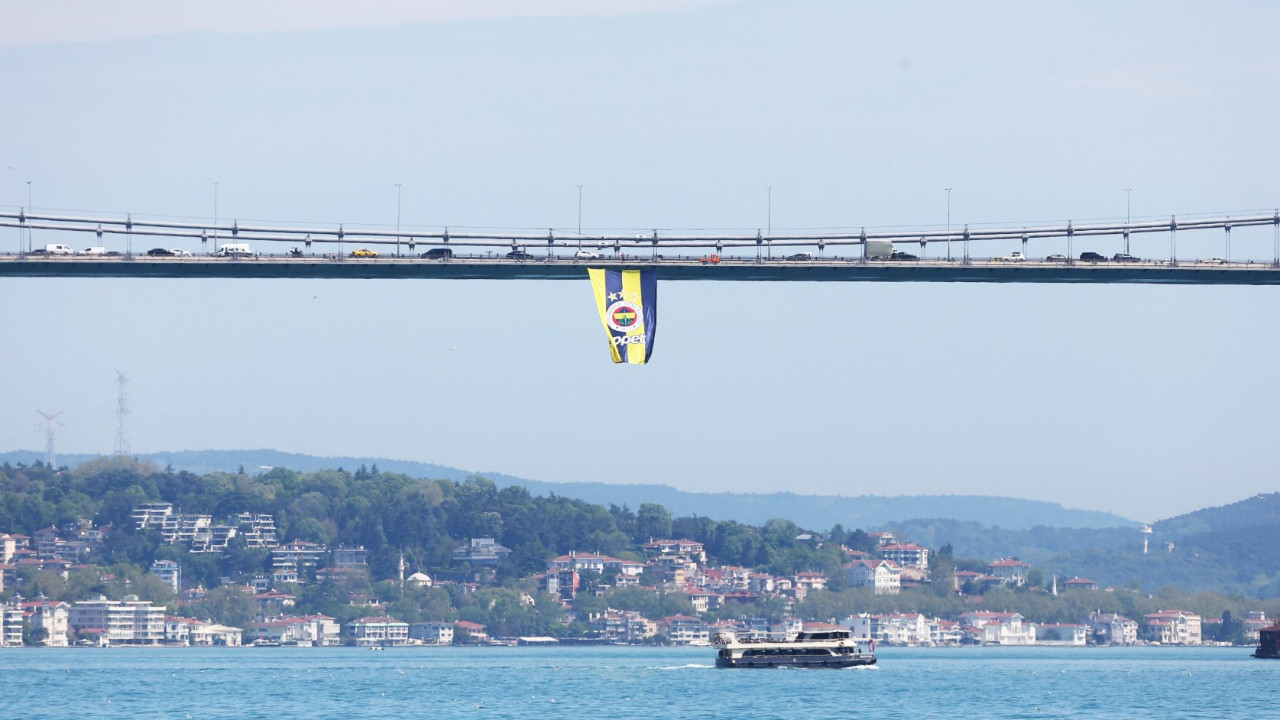 Euroleague şampiyonu Fenerbahçe'nin bayrakları Boğaz'da