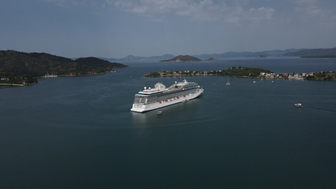 Fethiye'ye yılın ilk kruvaziyeri geldi