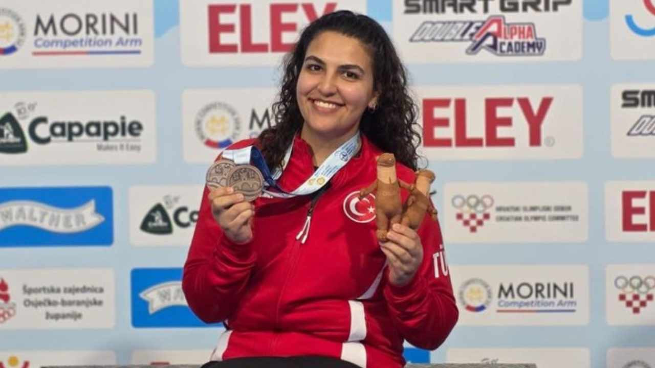Şevval İlayda Tarhan'dan bronz madalya