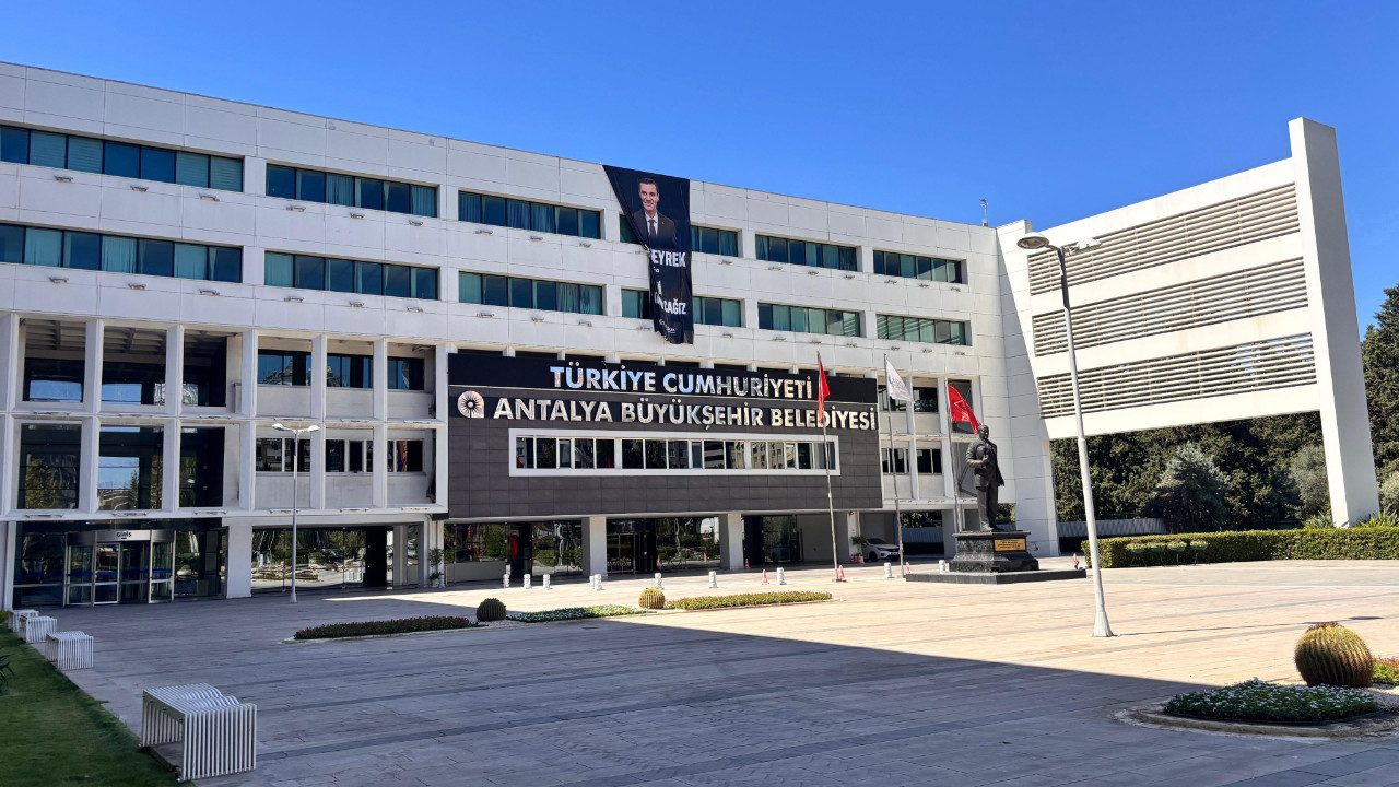 Antalya Büyükşehir Belediyesi'ne bir operasyon daha: 25 gözaltı