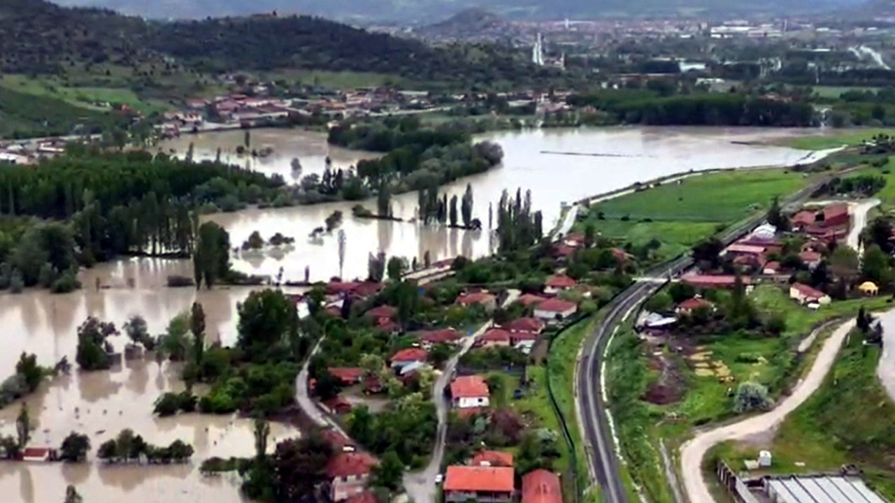 Baraj taşmak üzere: Çevresi tahliye edildi