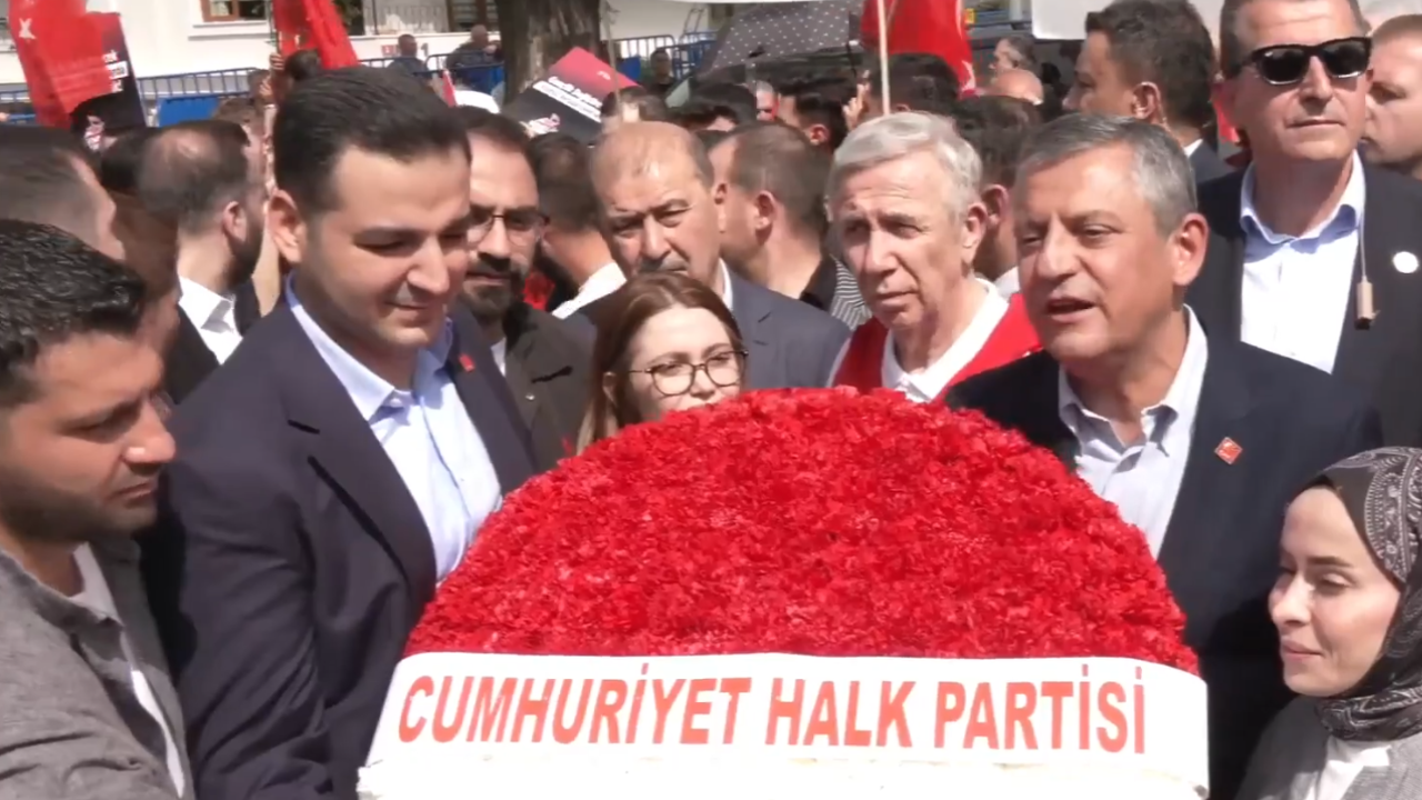 51 yaşındaki Özgür Özel: Türkiye'de siyaset çok yaşlı