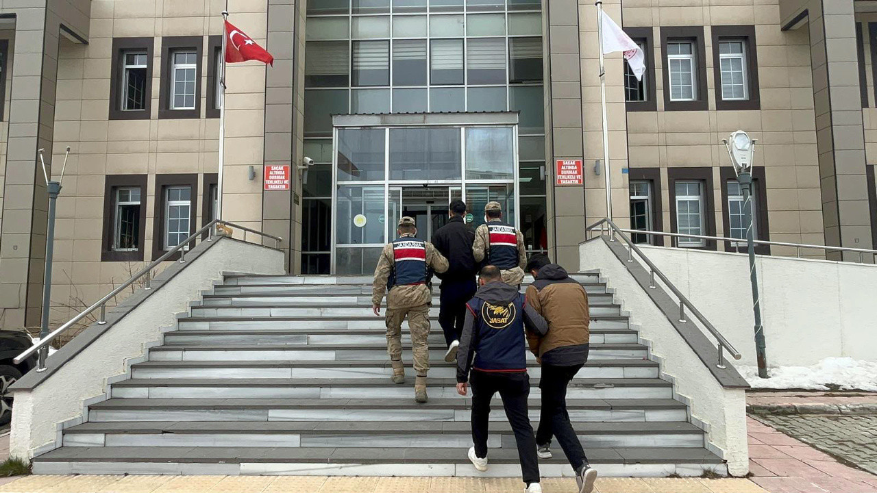 Bitlis'te göçmen kaçakçılığı operasyonu: 19 tutuklama