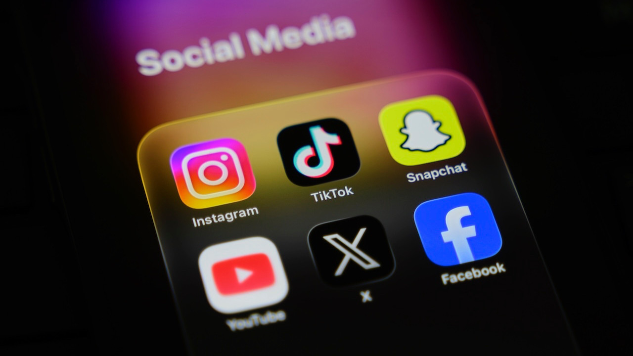TikTok ve Instagram'ı erken kullanan çocuk okulda başarısız oluyor